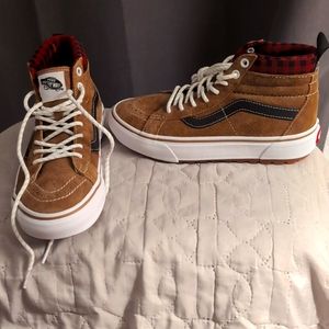 NEVER WORN Vans Ultracush high top